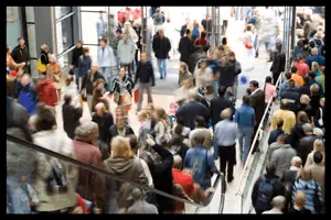 Merchant Services Image of Black Friday Shoppes Entering the Store