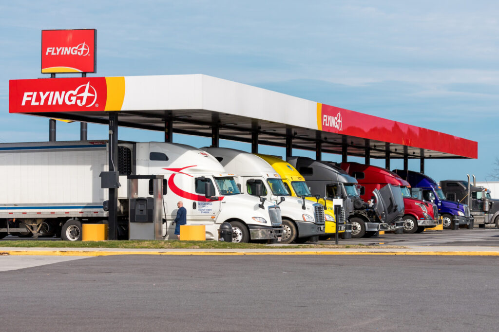 pilot flying j truck stop fuel island full of tractor trailers 184514346