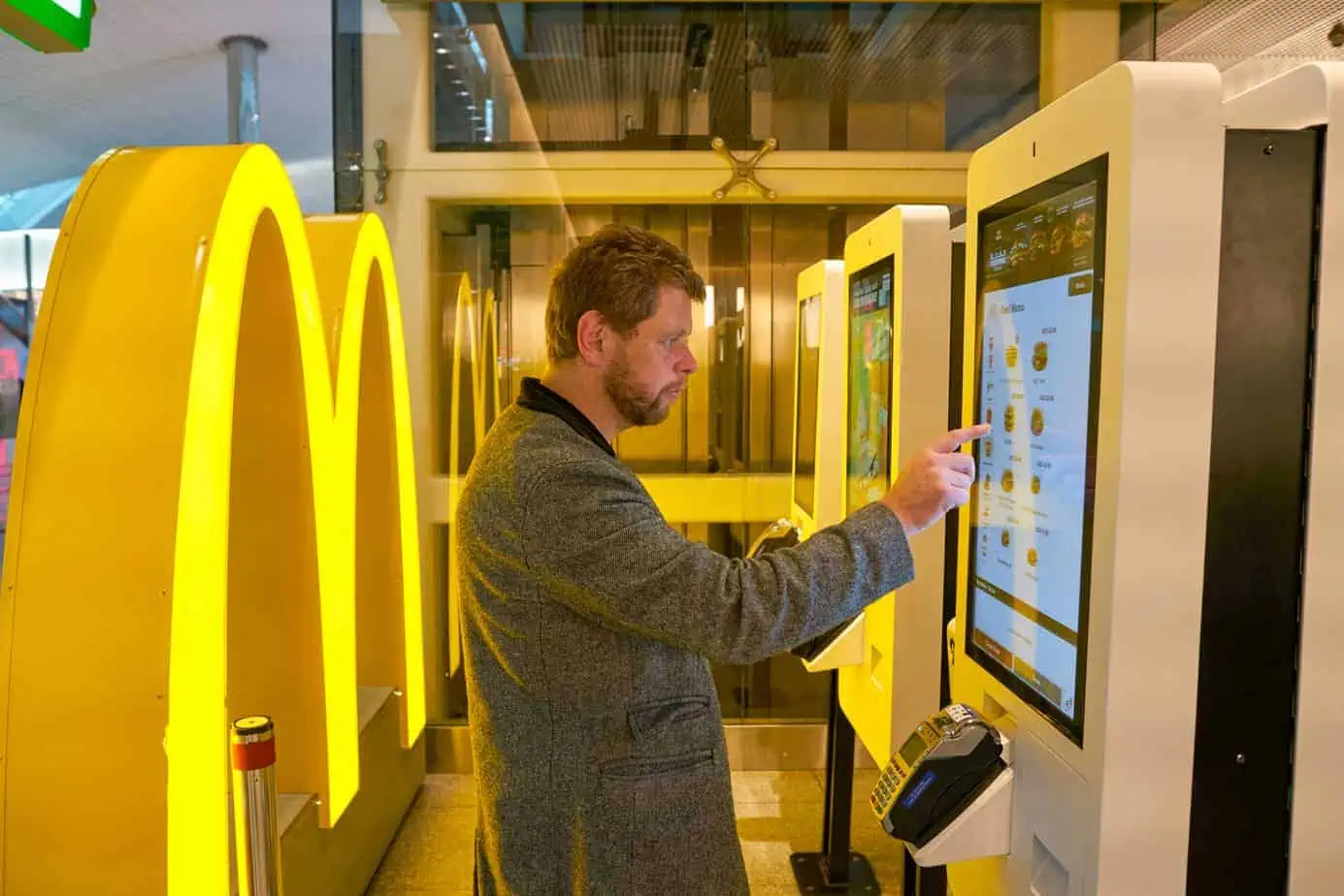 self ordering kiosks at mcdonalds 157443259