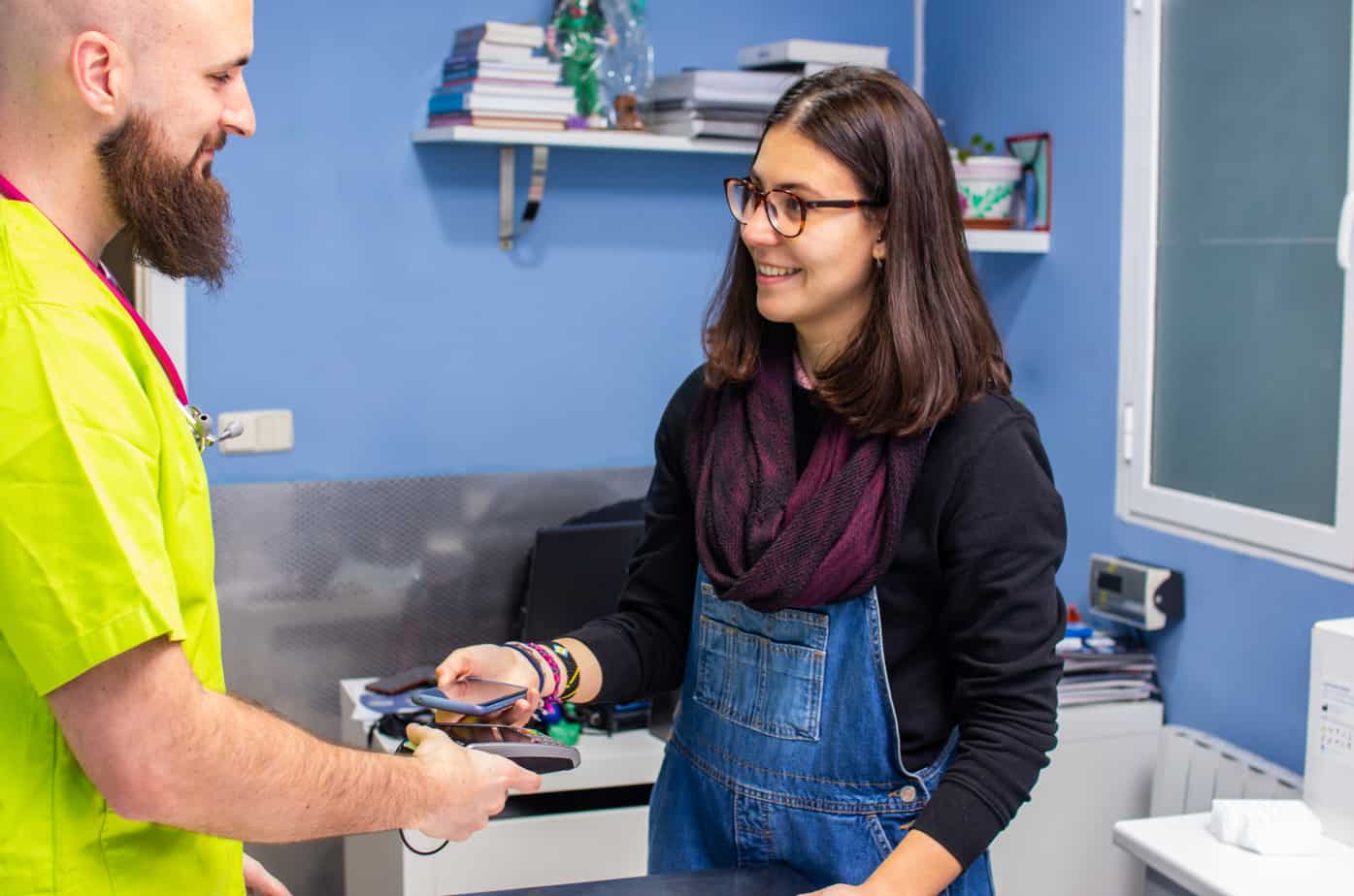 6 Contactless Payment Methods For Your Vet Clinic Checkout